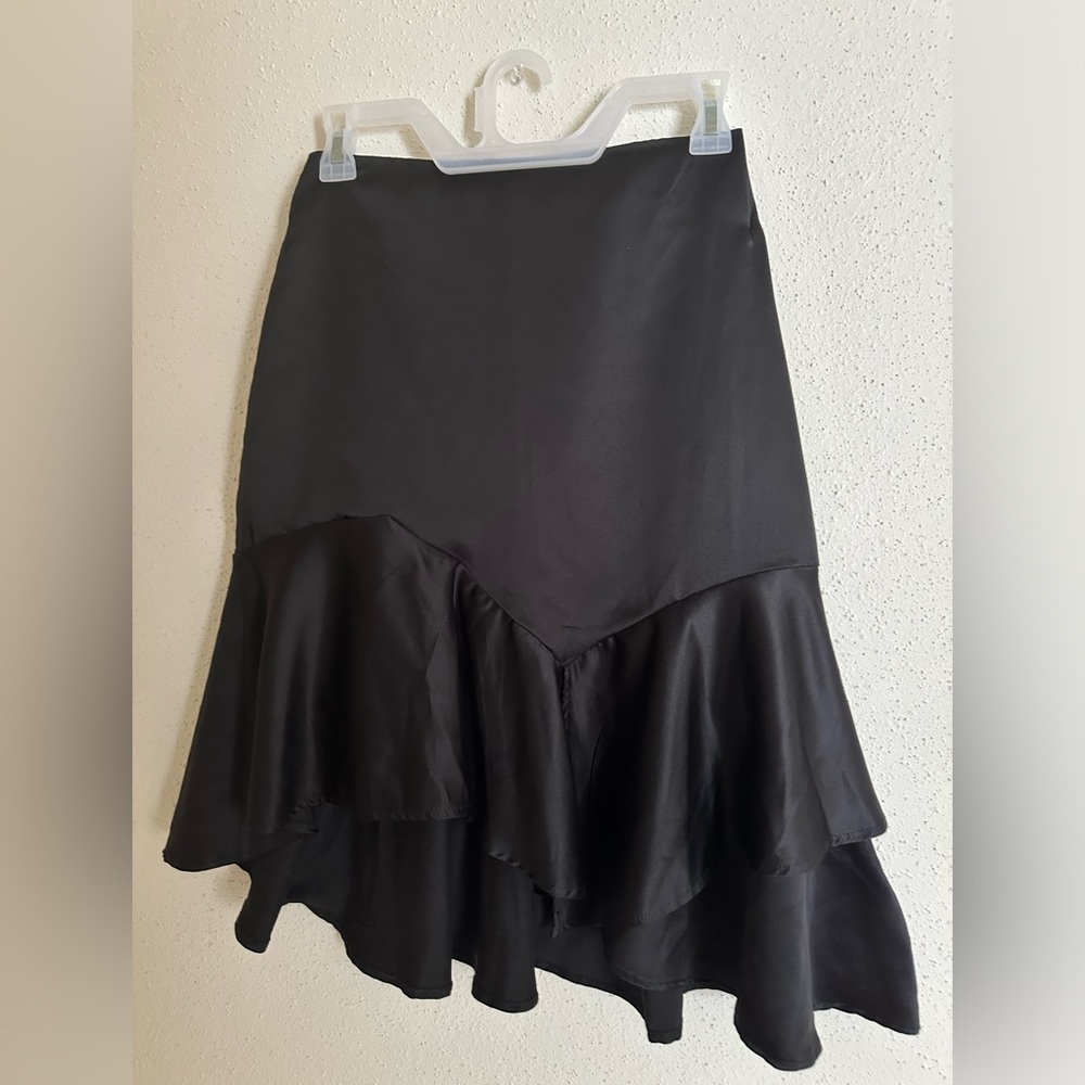 Bebe black skirt size 2